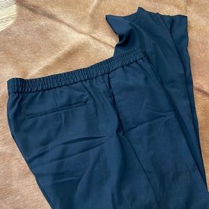 Comfortable fabric very lightweight. Perfect for work or casual wear size large.